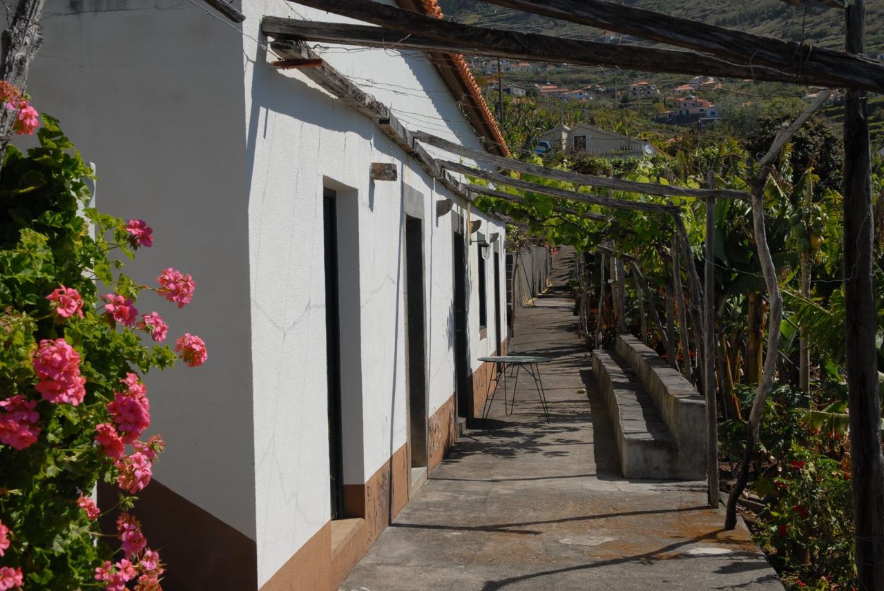Casa de residência da antiga Quinta do Conde de Torre Bela, reforma de