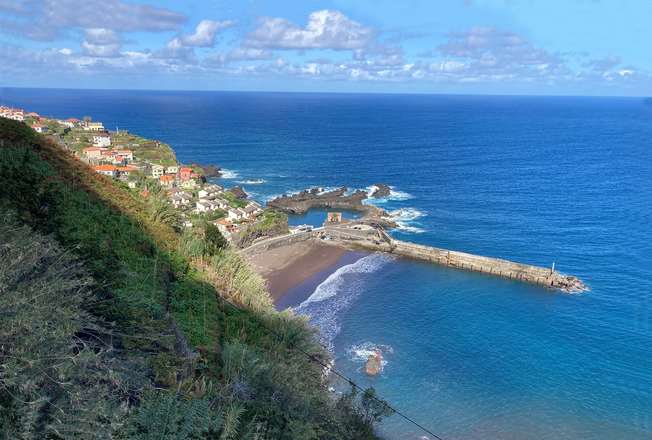 Praia e porto do Seixal, 2020, Seixal, ilha da Madeira. Arquipélagos Praia e porto do Seixal, 2020, Seixal, ilha da Madeira. Arquipélagos