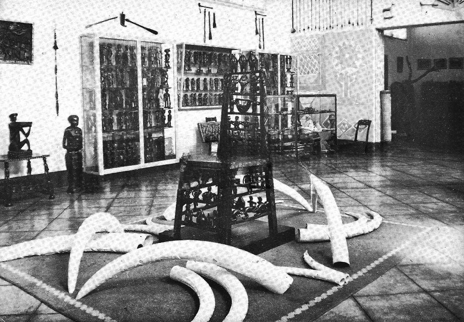 Dundo Sala da Escultura do Museu do Dundo, 1960 (c.), Lunda, Angola ...